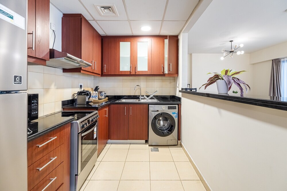 Дубай: 3 Minute Walk to Beach 1 Bed Rimal 3 JBR