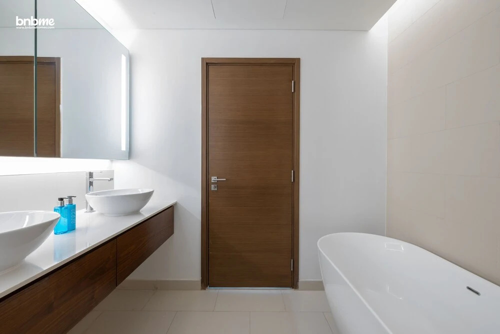 Дубай: bnbme 2B-CW10-307