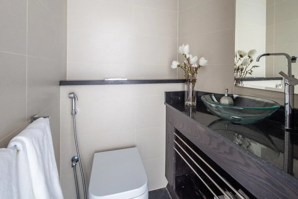 Дубай: Supreme 2BR Apartment - Cosmopolitan Living in Dubai Marina!