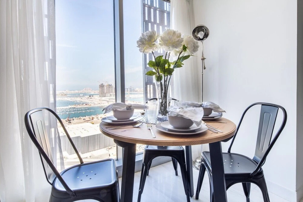 Дубай: Supreme 2BR Apartment - Cosmopolitan Living in Dubai Marina!