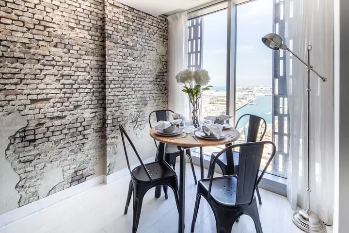 Дубай: Supreme 2BR Apartment - Cosmopolitan Living in Dubai Marina!