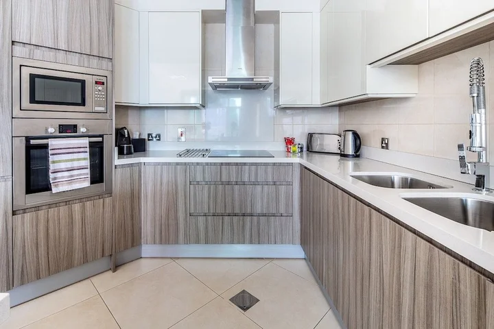 Дубай: Warm & Spacious 2BR in The Famous Dubai Marina