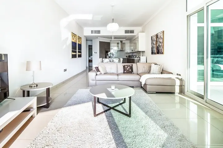 Дубай: Warm & Spacious 2BR in The Famous Dubai Marina