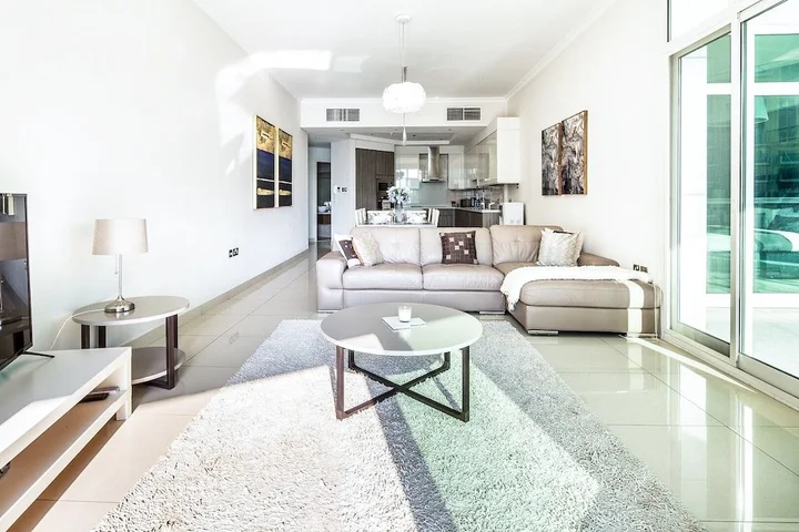 Дубай: Warm & Spacious 2BR in The Famous Dubai Marina