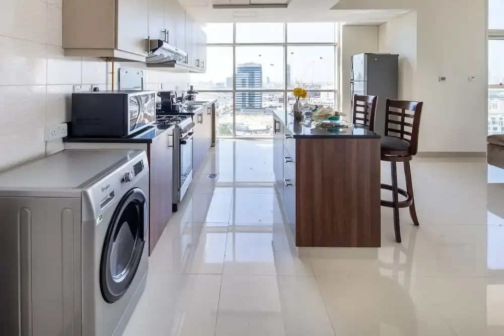 Дубай: Premier 2BR Apartment in JVC Community - Sleeps 5!