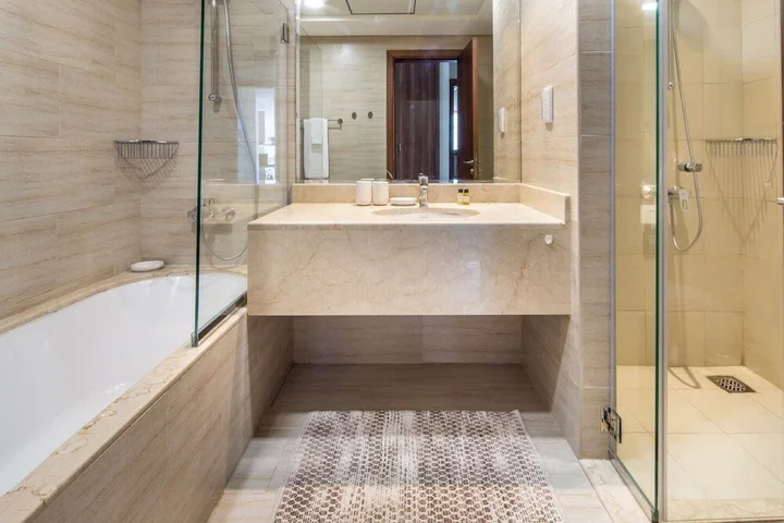 Дубай: Premier 2BR Apartment in JVC Community - Sleeps 5!