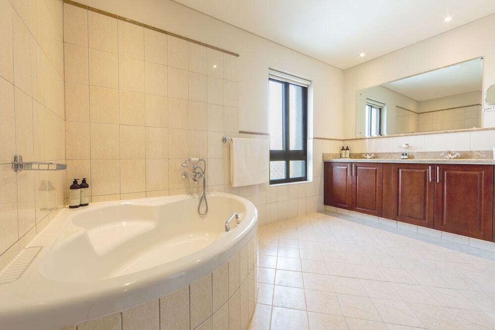 Дубай: Dubai Creek Club Villas