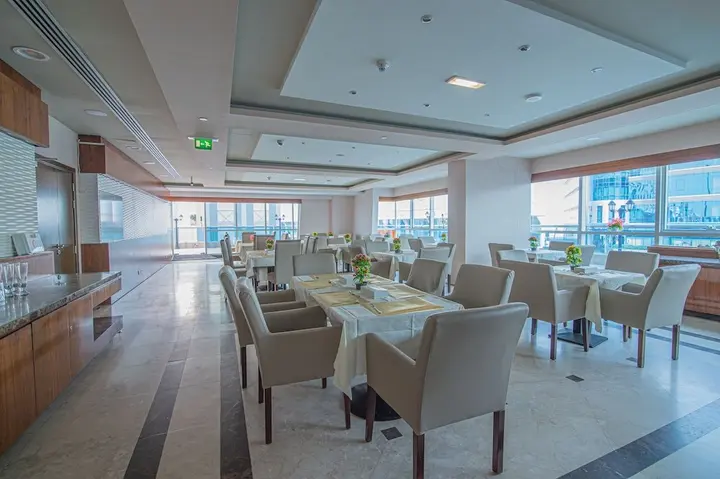 Дубай: Vista Hotel Apartments Deluxe
