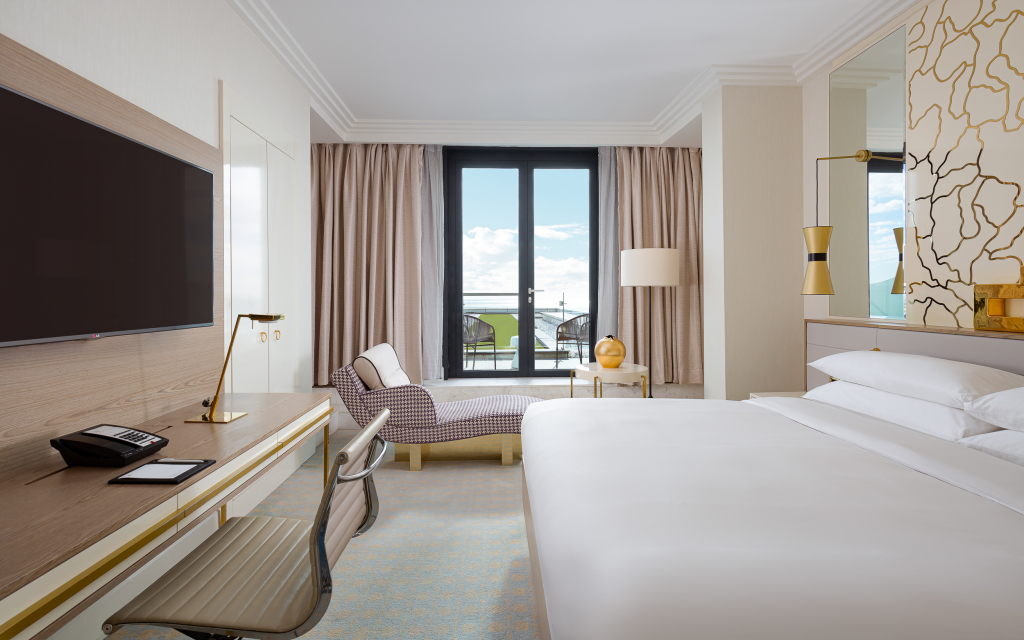Баку: Отель Baku Marriott Hotel Boulevard