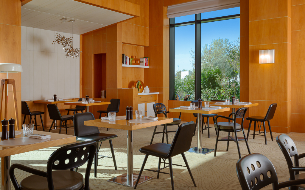 Баку: Отель Baku Marriott Hotel Boulevard