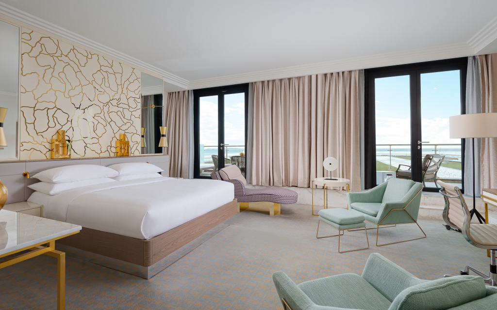Баку: Отель Baku Marriott Hotel Boulevard