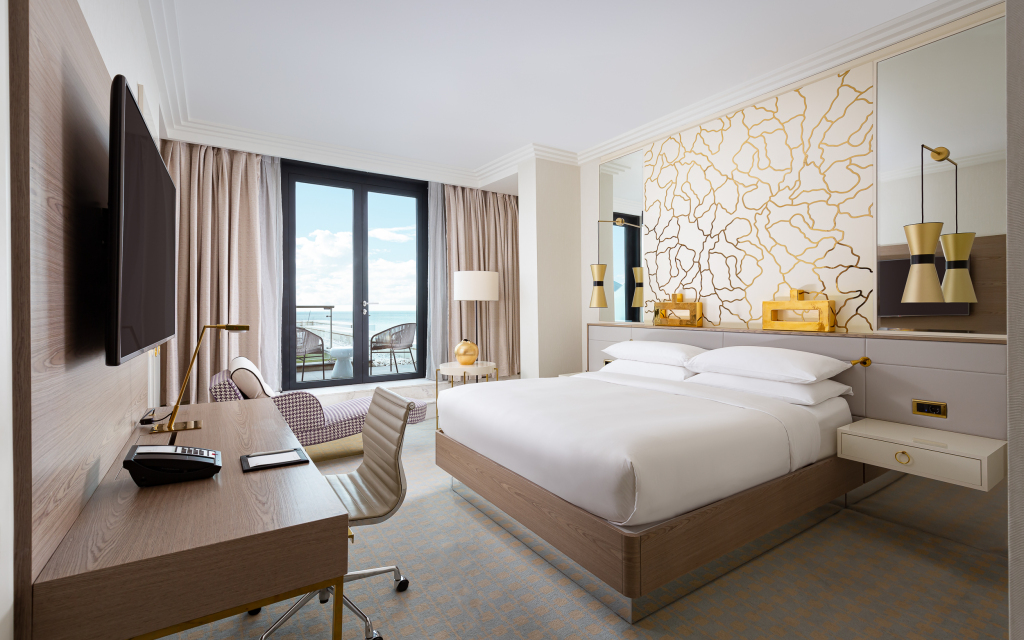 Баку: Отель Baku Marriott Hotel Boulevard