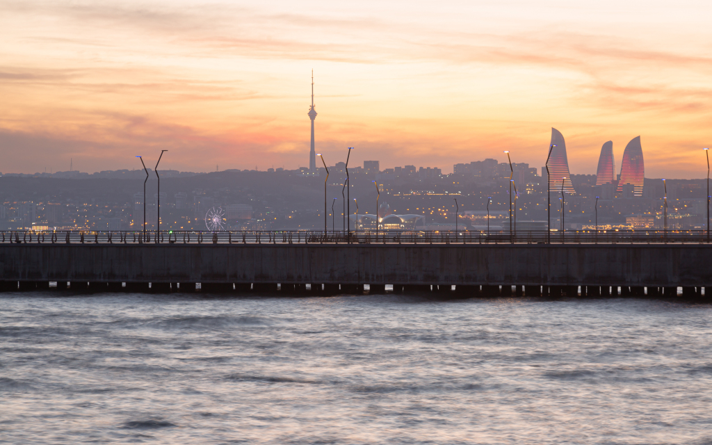 Баку: Отель Baku Marriott Hotel Boulevard