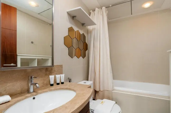 Дубай: 1BR Apt Top Floor Burj Sea Views Downtown