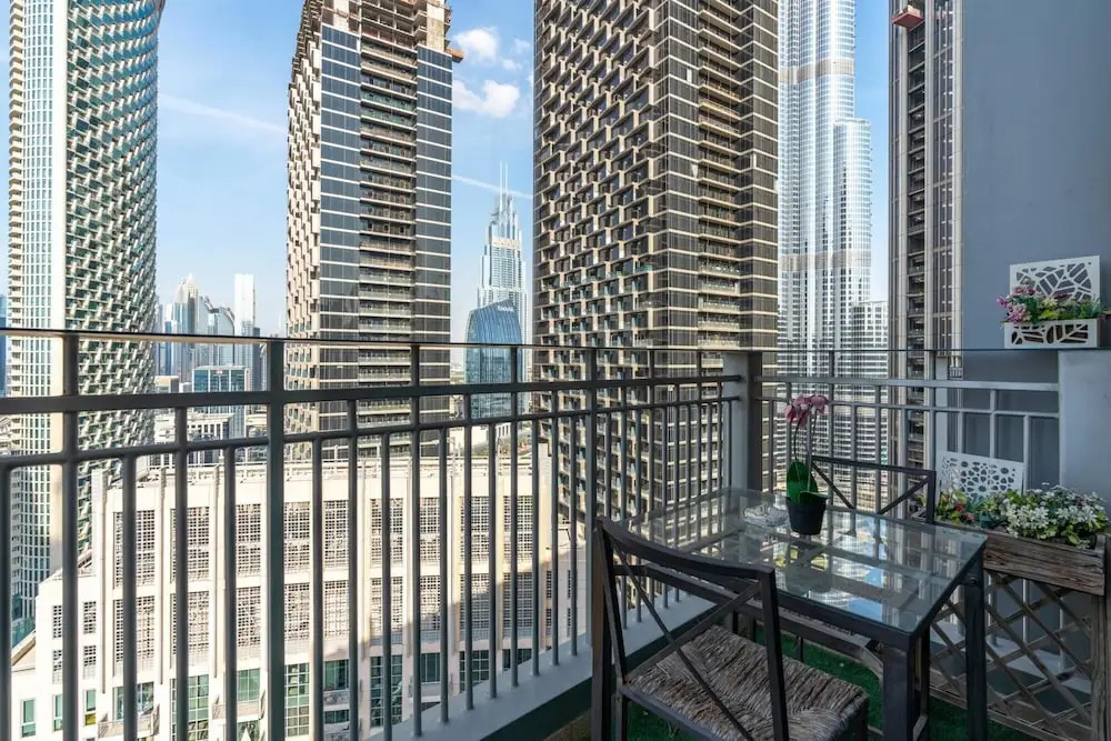 Дубай: 1BR Apt Top Floor Burj Sea Views Downtown