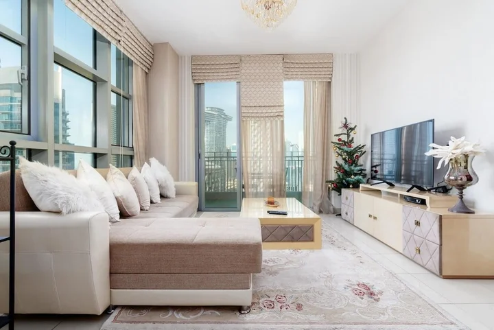 Дубай: 1BR Apt Top Floor Burj Sea Views Downtown