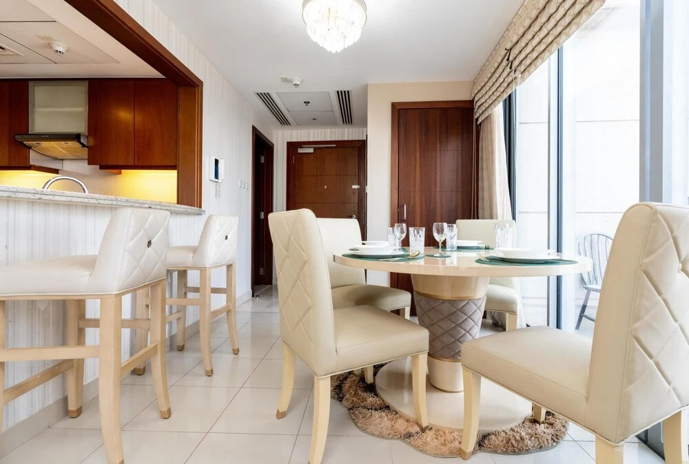Дубай: 1BR Apt Top Floor Burj Sea Views Downtown