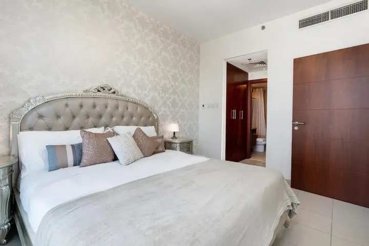 Дубай: 1BR Apt Top Floor Burj Sea Views Downtown