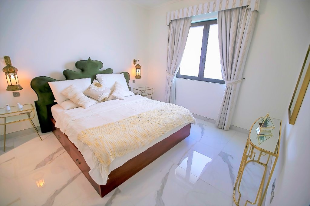 Дубай: Amazing 2 bedroom with terrace  Downtown Dubai