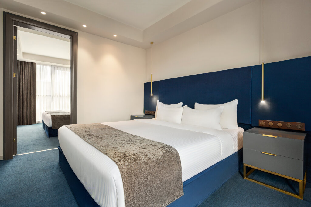 Тбилиси: Отель Ramada By Wyndham Tbilisi Old City