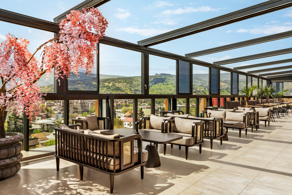 Тбилиси: Отель Ramada By Wyndham Tbilisi Old City