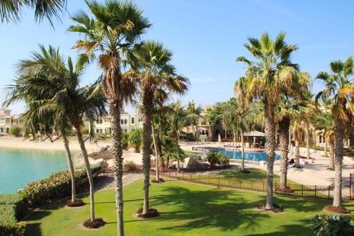 Дубай: The Palm Jumeirah Villas - Frond N by Kennedy Towers