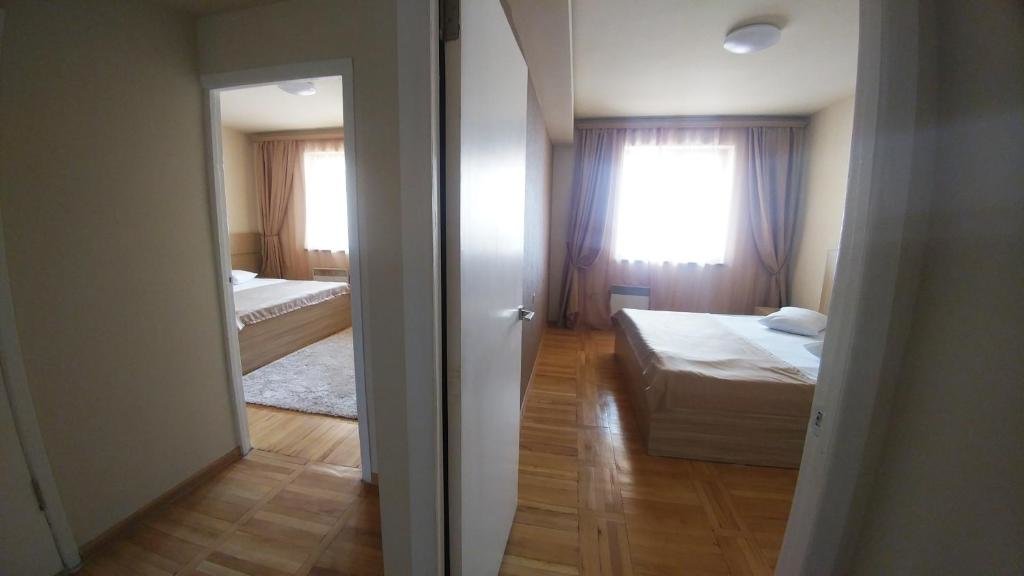 Ереван: Cross Apartments and Tours
