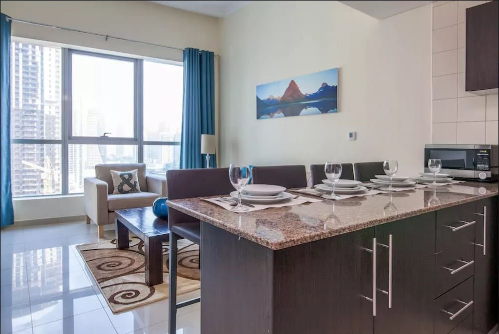 Дубай: Driven Holiday Homes - Bay Central