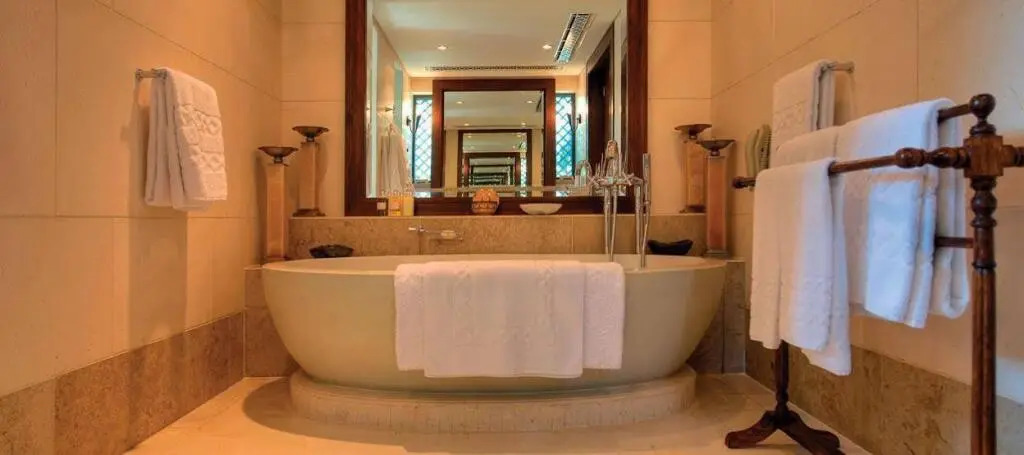 Дубай: Jumeirah Malakiya Villas