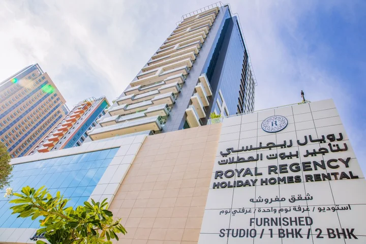 Дубай: Royal Regency Suites Marina