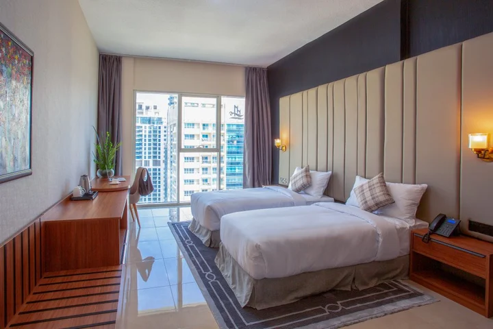 Дубай: Royal Regency Suites Marina