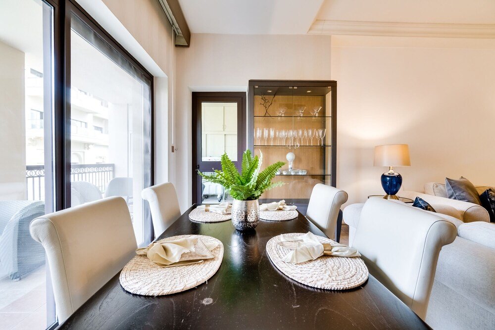 Дубай: Fairmont North Luxury 2 BR Apt Palm