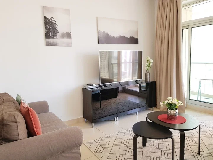 Дубай: Luton Vacation Home Burj Views