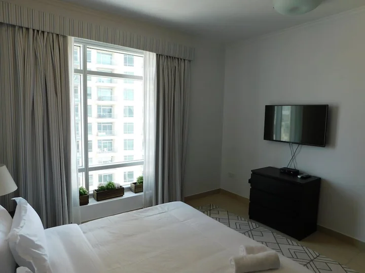 Дубай: Luton Vacation Home Burj Views