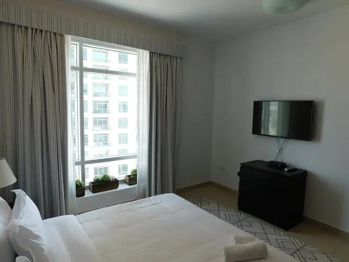 Дубай: Luton Vacation Home Burj Views