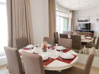 Дубай: Luton Vacation Home Burj Views