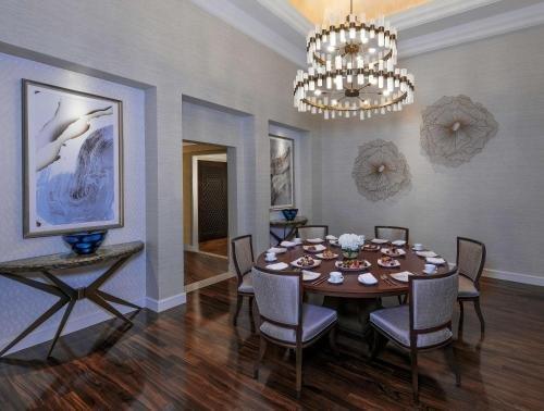 Дубай: Palm Beachfront Estate Sunset Atlantis Views