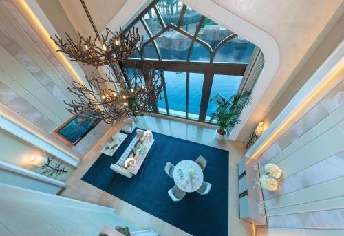 Дубай: Palm Beachfront Estate Sunset Atlantis Views