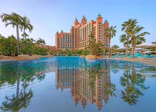 Дубай: Palm Beachfront Estate Sunset Atlantis Views