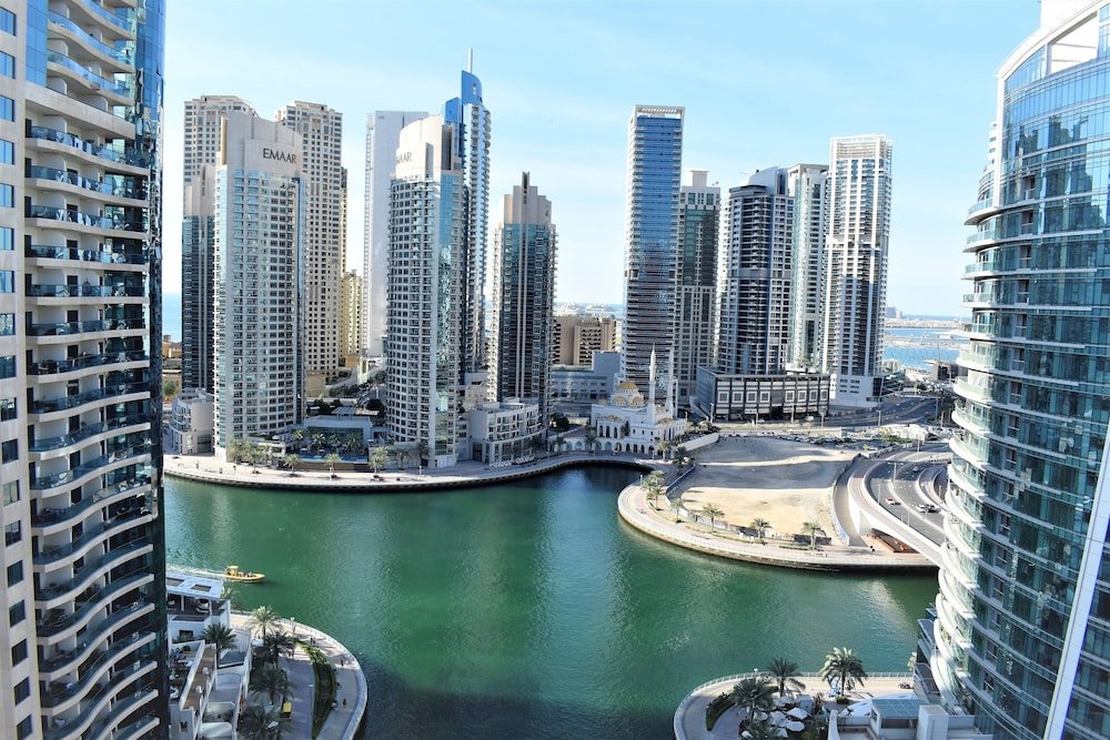 Дубай: 2 Bedrooms Apartment in Marina Diamond 4