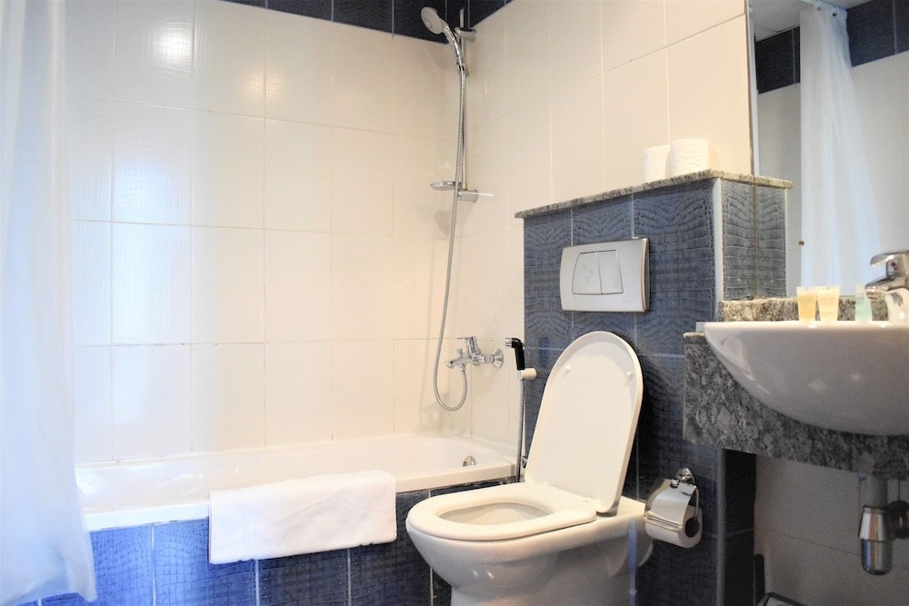 Дубай: 2 Bedrooms Apartment in Marina Diamond 4
