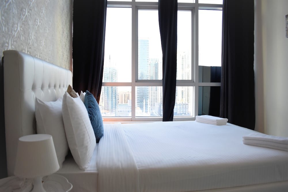 Дубай: 2 Bedrooms Apartment in Marina Diamond 4