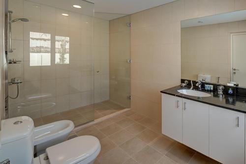 Дубай: J5 Four Bedroom Villa in Al Wasl For Family Stay Only