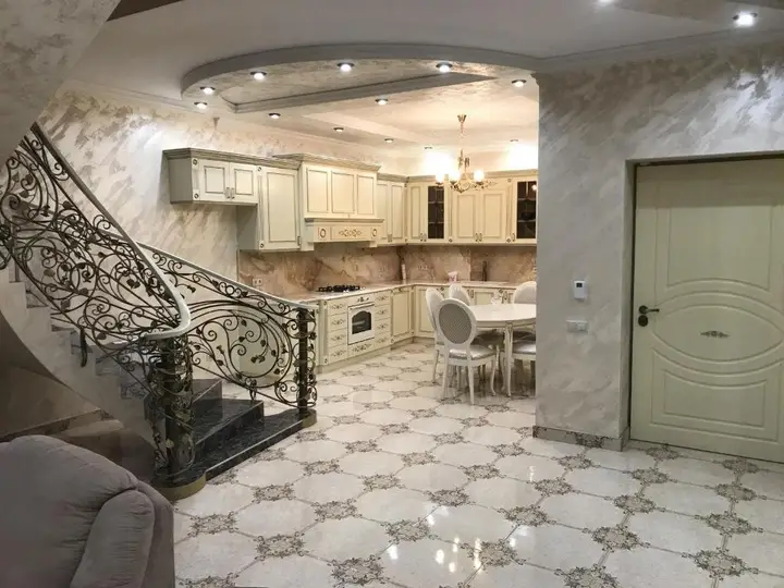 White Luxury Villa With Swimming Pool In City Center — фото 3