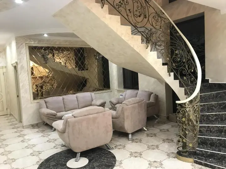 White Luxury Villa With Swimming Pool In City Center — фото 1