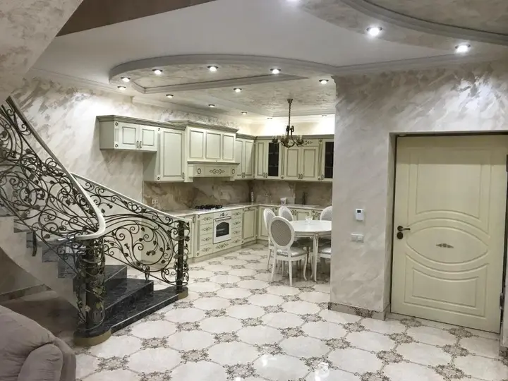 Ереван: White Luxury Villa With Swimming Pool In City Center