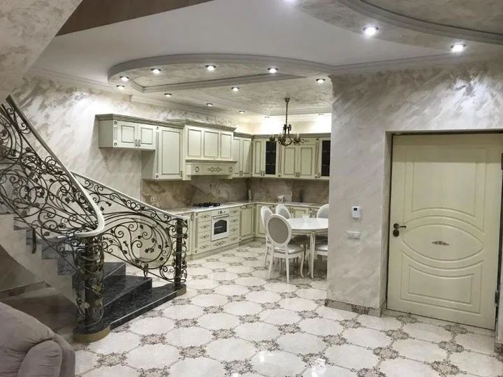 Ереван: White Luxury Villa With Swimming Pool In City Center