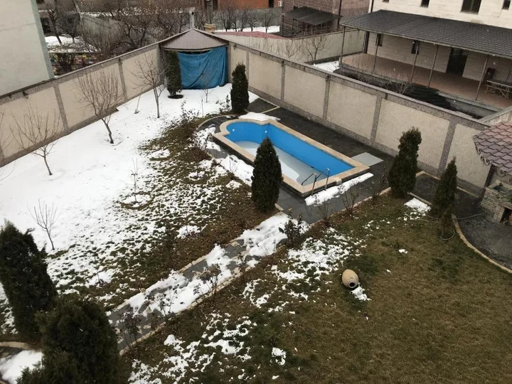 Ереван: White Luxury Villa With Swimming Pool In City Center