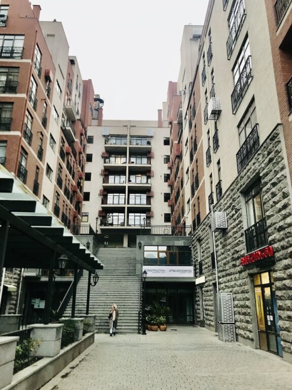 Тбилиси: My flat near METEKHI