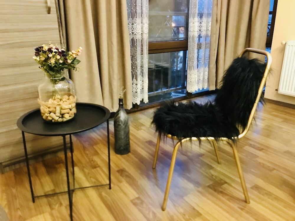 Тбилиси: My flat near METEKHI